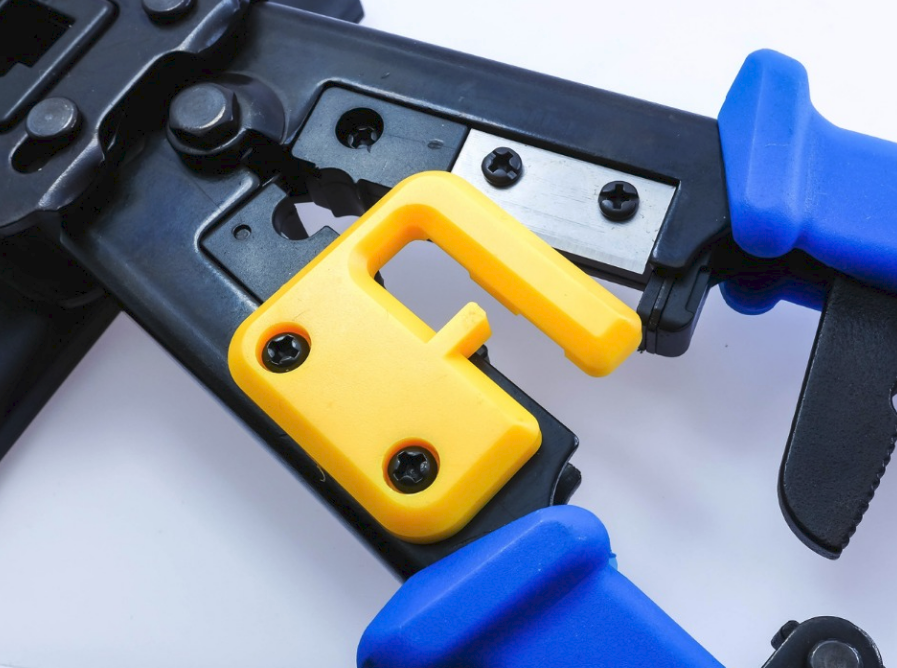 Pince et Connecteur Réseau RJ45 et RJ11 pour tester et Sertir.