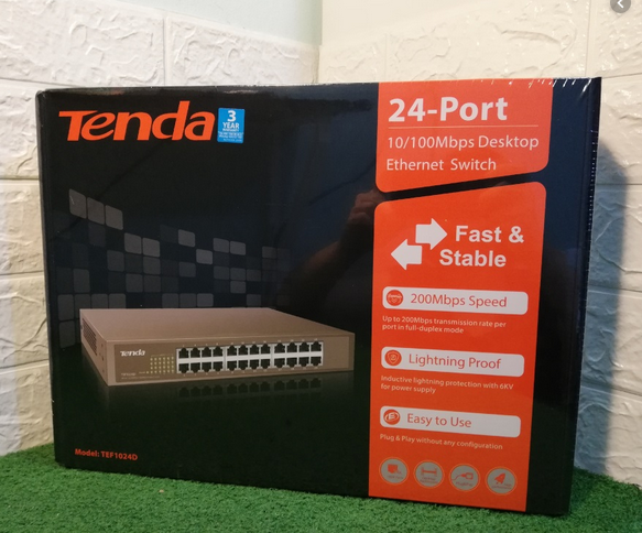 Switch 24-port 10/100 Rackable