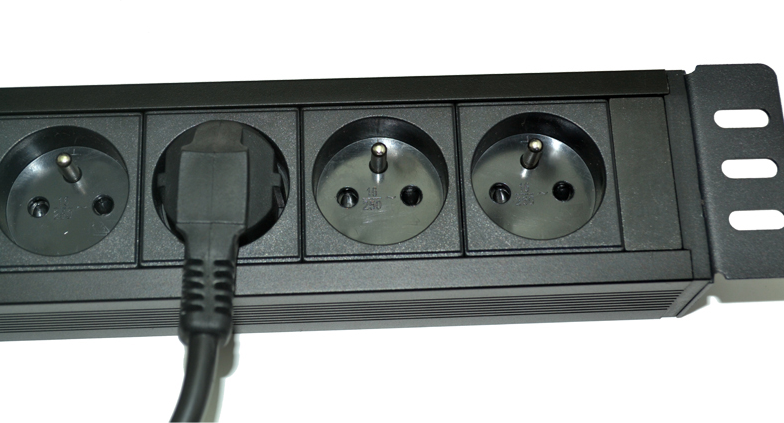 PDU pour Rack 8 Sorties